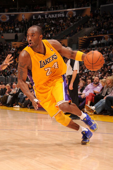 续约谈判更 续约谈判更